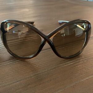 Tom Ford Brown Sunglasses Fashion-Forward Accessories